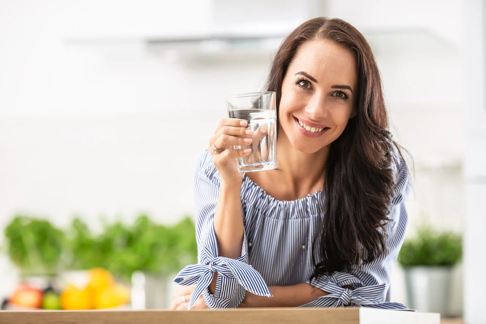 bere acqua benefici salute